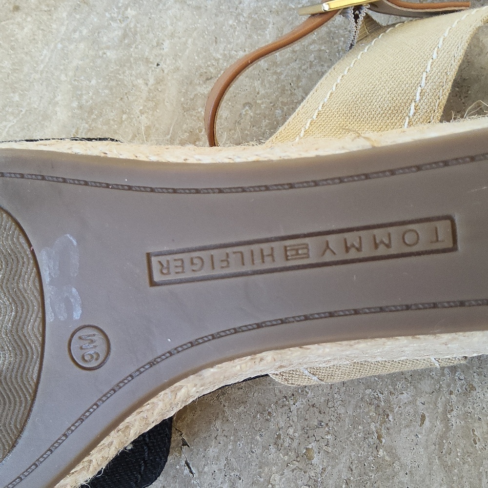 Tommy Hilfiger Black and Tan Espadrille Sandals Size 9 M - Picture 12 of 14
